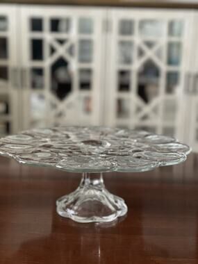 LE Smith Dominion Pedestal Cake Stand Pressed Glass Round Vintage 1960s